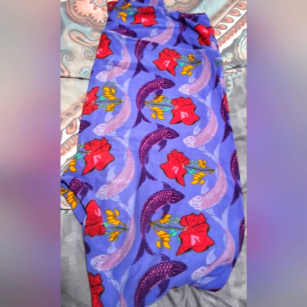 LuLaRoe TC Tall & Curvy Leggings Koi Fish Purple Red
